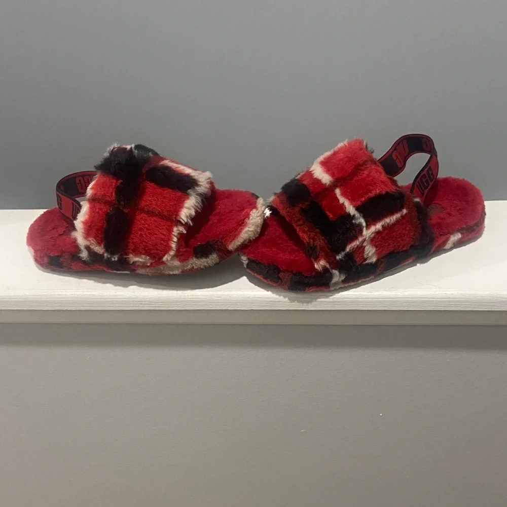 UGG Fluff Yeah Slide Backstrap Slippers in Plaid Punk Red Kids Size 3